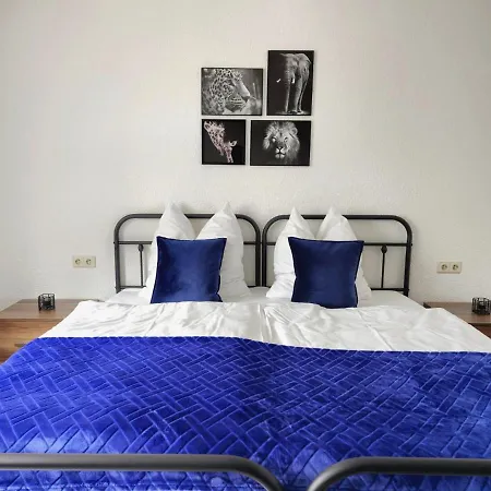 Apartment Ams The Royal Blue Spaichingen